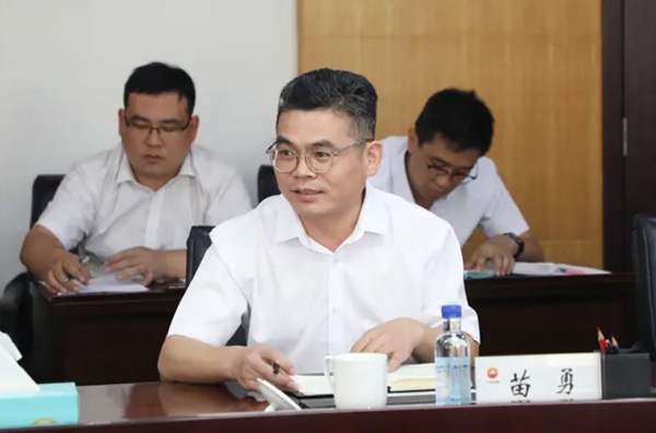 1685504755630871.jpg 几个人发给甲方132会飞的随.jpg